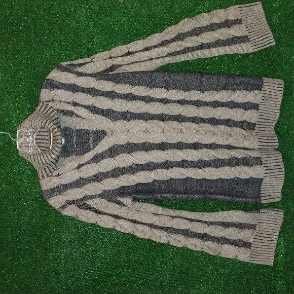 Indigo threads and Co cable net turtlenecks sweater - Picture 1 of 3
